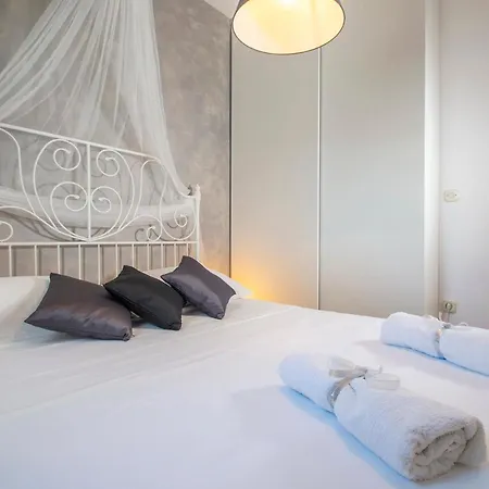 Skopac Apartment *