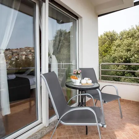 Skopac Apartment *